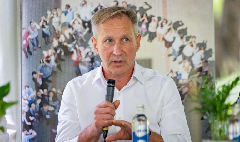 7accef5a-9b12-4f21-9494-a0dbbb4ee795