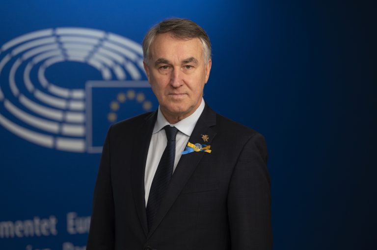 EP-166177A_Austrevicius_portrait