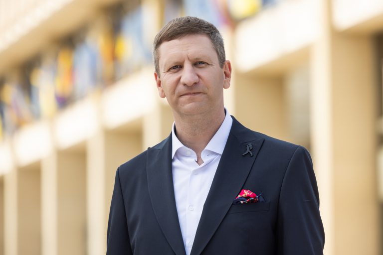 Simonas Kairys (16)
